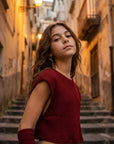 T-shirt a costine bordeaux con manicotti e dettagli logo Lulu
