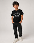 T-shirt nera con logo patch logo Givenchy cucito a contrasto