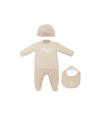 Set tutina, cappellino e bavaglino beige con logo Fendi
