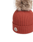 Cappello rosso con pompom e patch logo Moncler