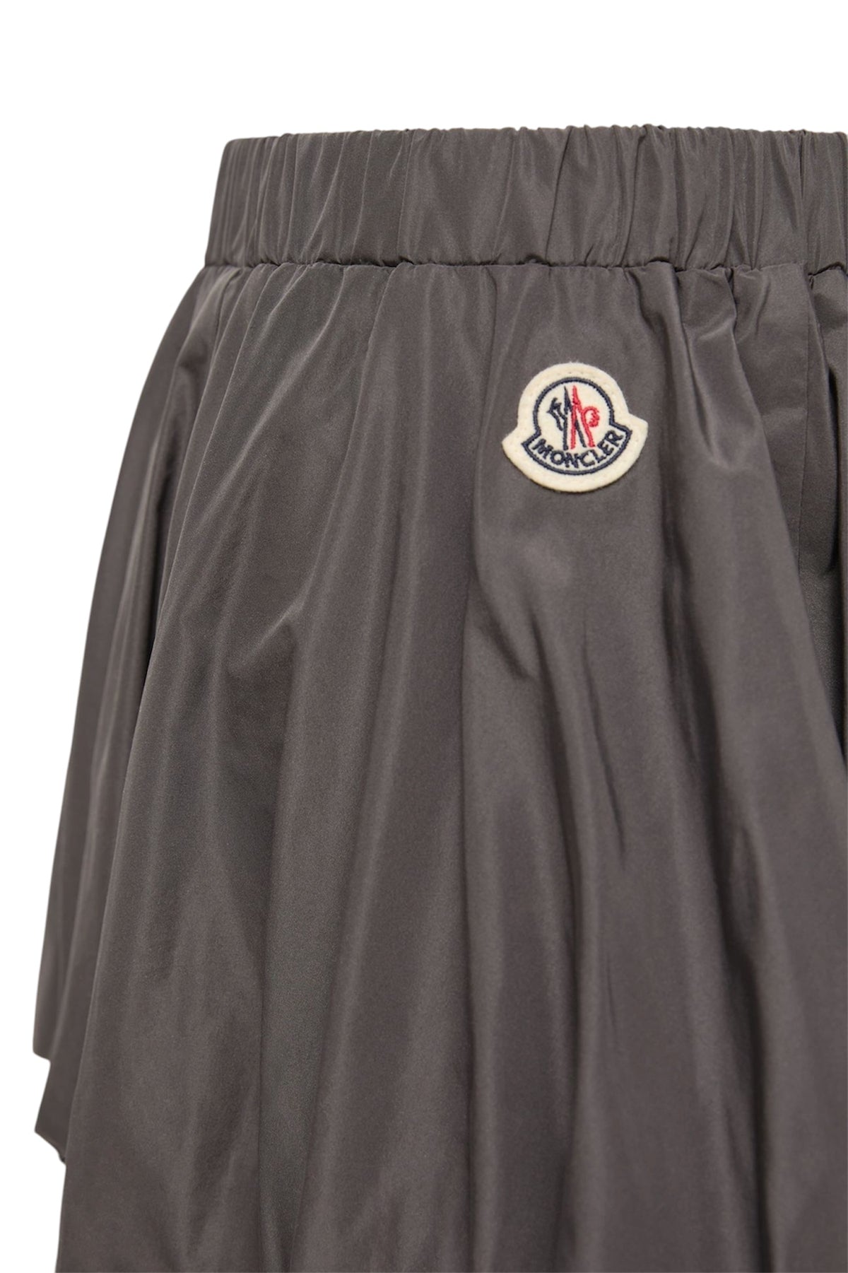 Pantaloncino grigio con patch logo Moncler cucito