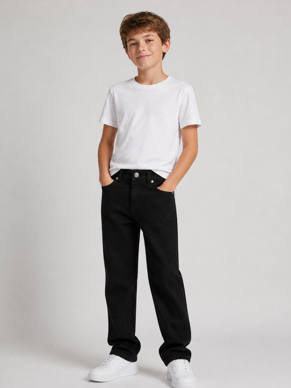 Jeans nero con dettagli logo Givenchy cuciti sul retro