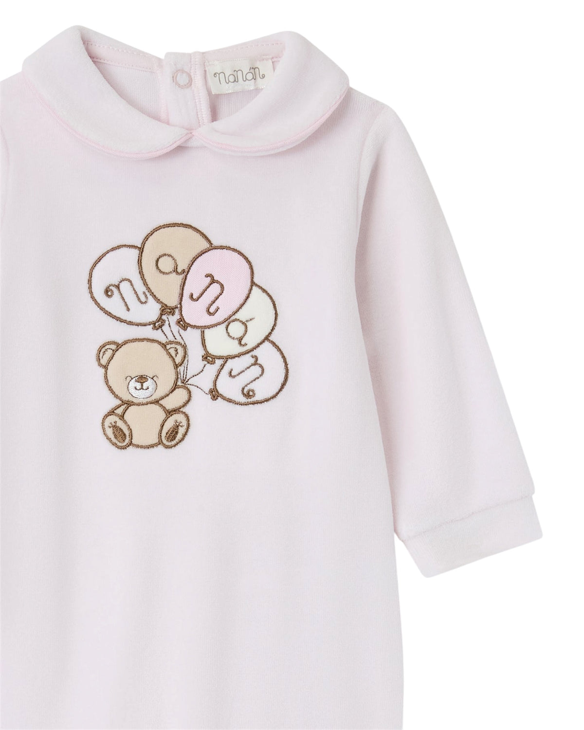 Tutina in ciniglia rosa con patch orsetto con palloncini e logo Nanan frontale