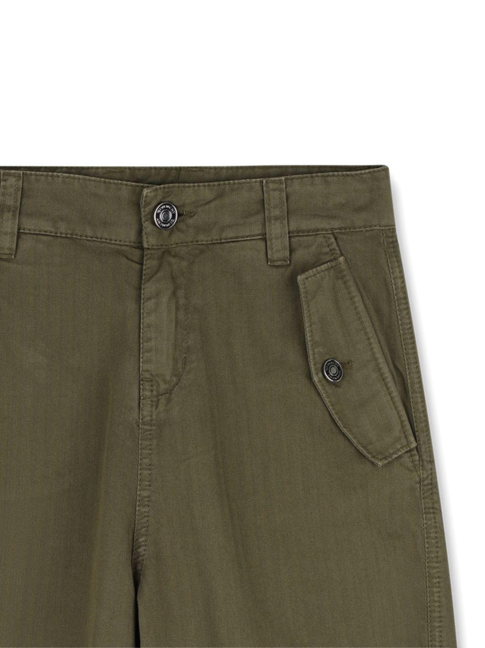 Pantalone verde con dettagli logo Givenchy cuciti sul retro