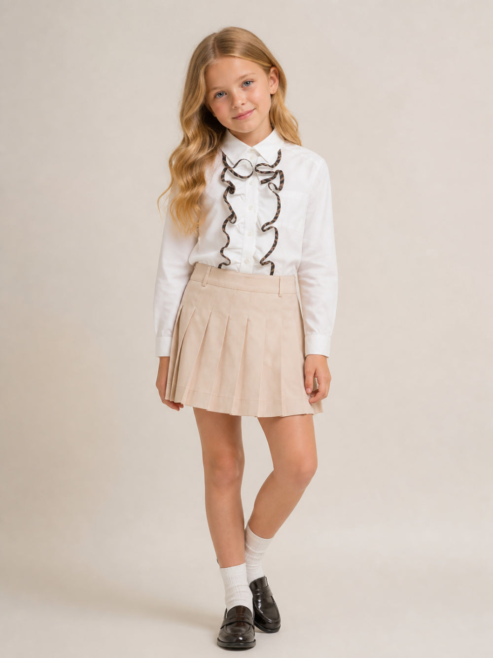 Abito in cotone bianco con ruches e dettaglio logo Fendi