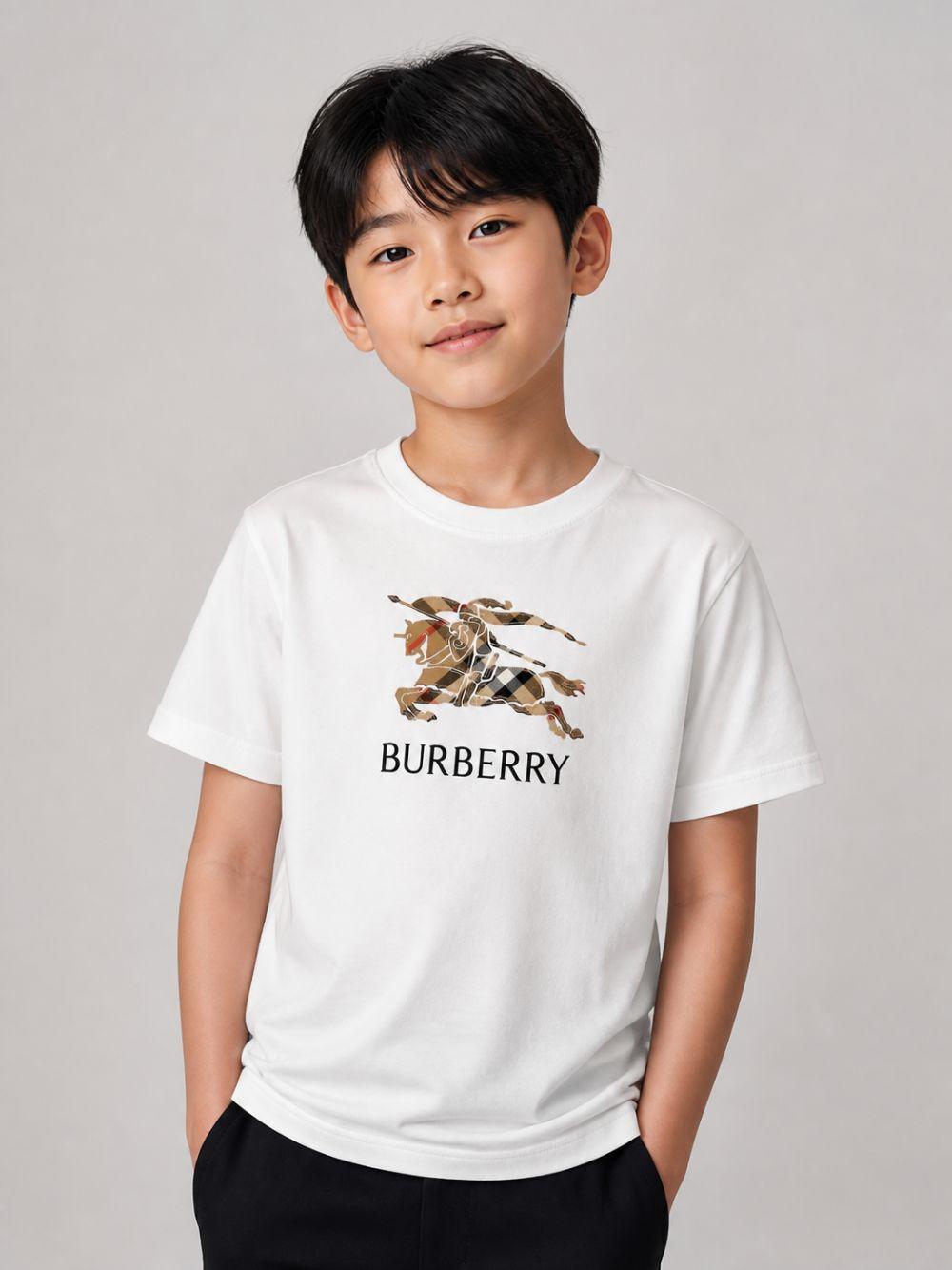 T-shirt bianca con patch logo Burberry frontale