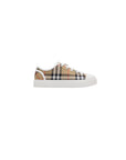 Scarpe con stampa check e logo Burberry sul retro