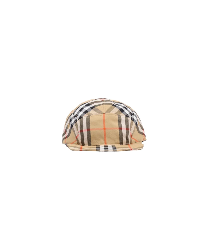 Completo beige con salopette Burberry