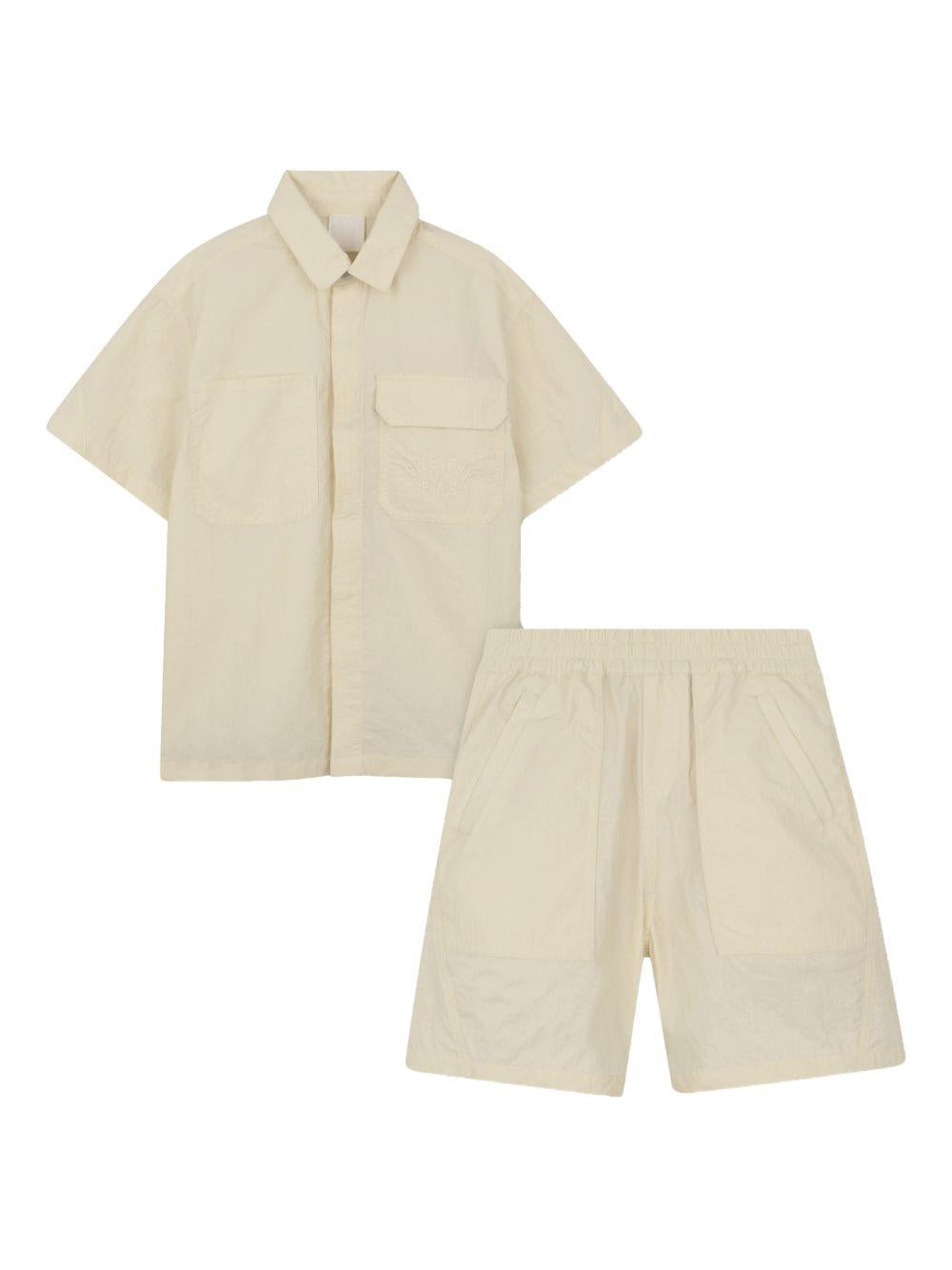 Completo camicia e bermuda beige con dettagli logo Givenchy
