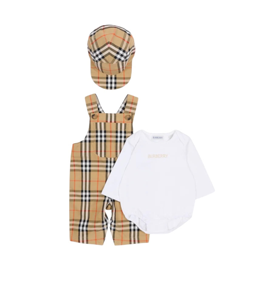 Completo beige con salopette Burberry