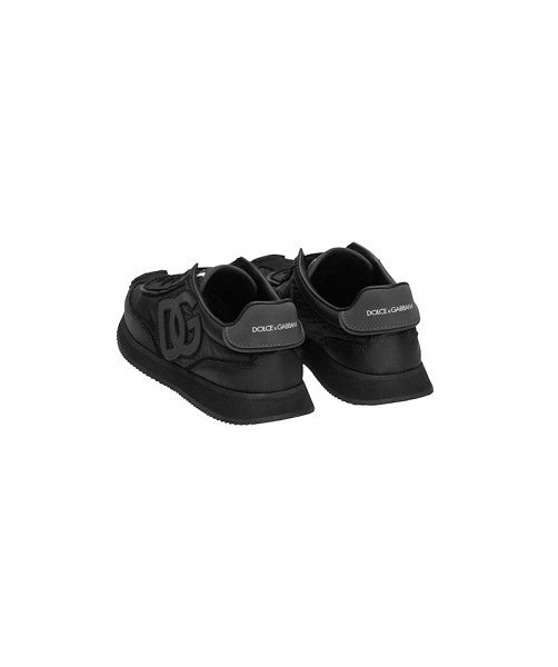 Scarpe nere con applicazione logo Dolce &amp; Gabbana