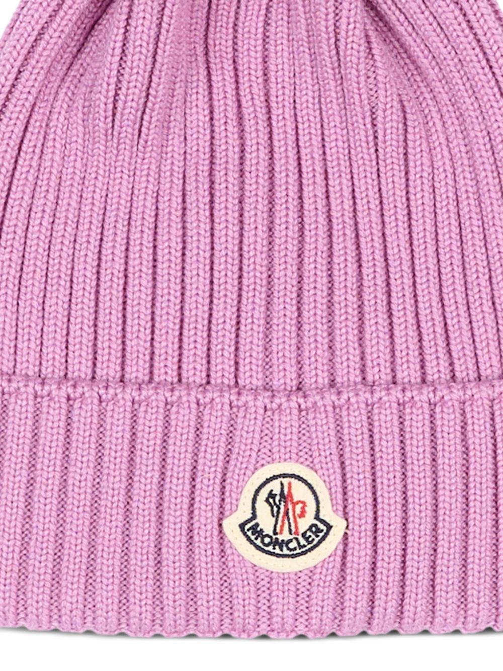 Cappello lilla con pompom e patch logo Moncler