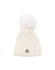 Cappello bianco con pompom e patch logo Moncler