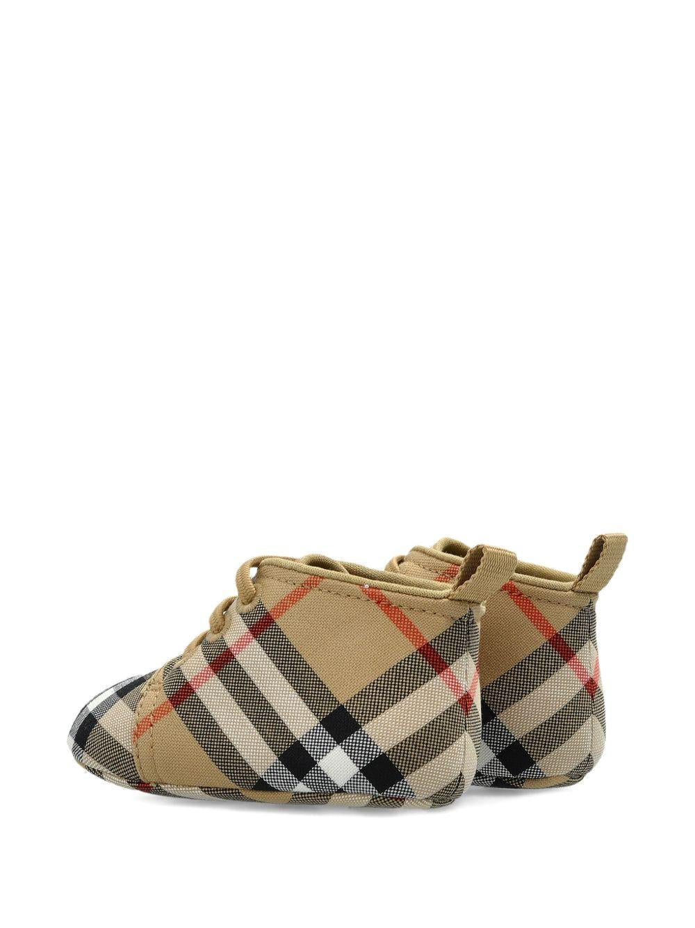 Scarpa culla beige con stampa check Burberry